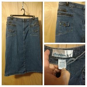 Super cute stretchy Denim skirt by Denim 24/7 18W